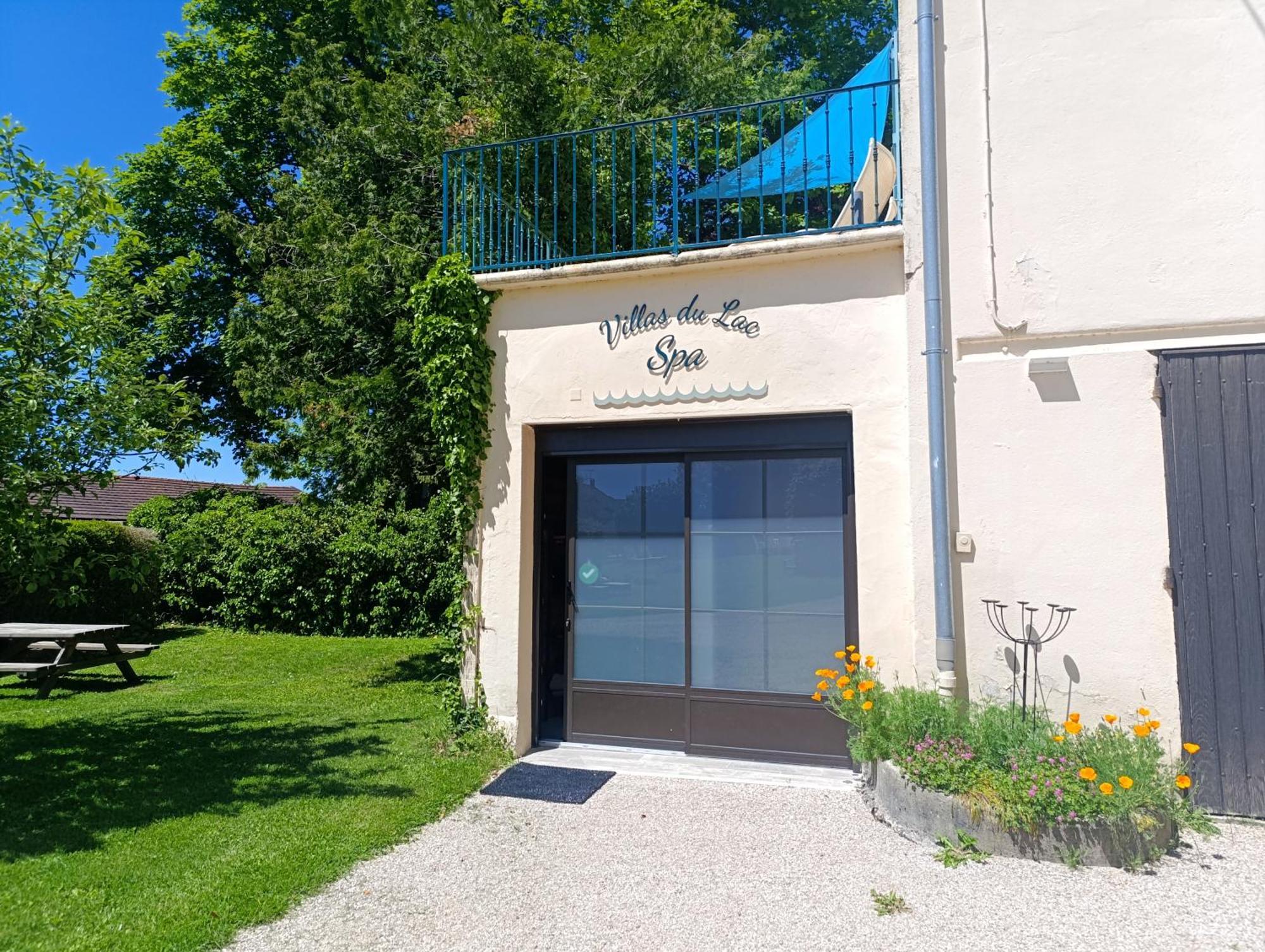 Villas-Du-Lac Appartements De Vacances Et Espace Spa Prive クレルヴォー・レ・ラック エクステリア 写真